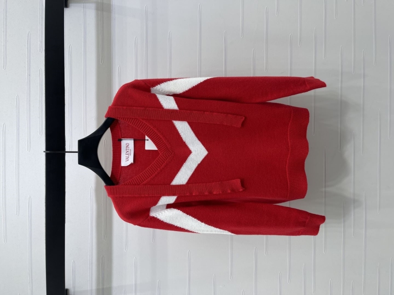 Va1e*ntin0 sweater
